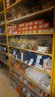 - 4 Rayonnages recto verso comprenant de fournitures de lame… (photo 2)
