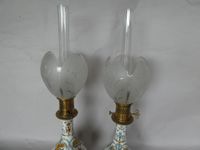 GIEN. Paire de lampes à pétrole fut en faïence polychrome, m… (photo 4)