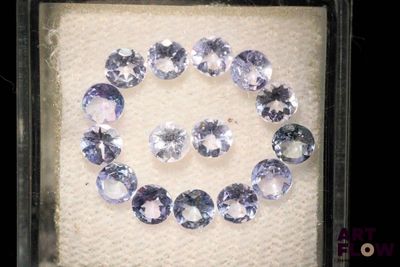 an image of a picture of a group of blue and white diamonds