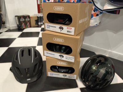 5 CASQUES de vélo ABUS neufs : - Photo 1