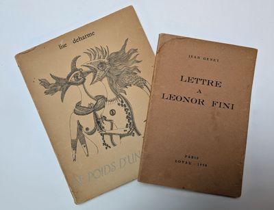 deux livres posés côte à côte sur une table