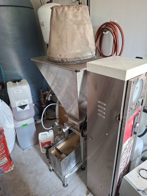 a machine that is sitting in the middle of a room
