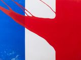 tableau rouge, blanc et bleu représentant un arbre aux feuilles rouges