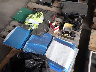 many items that are sitting on a pallet