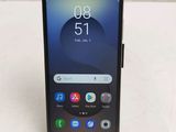 un gros plan sur l'arrière d'un Samsung Note 9 noir