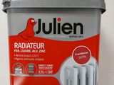 the container of julien radiateur is sitting on the table
