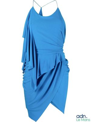 le dos d'une robe bleue à une seule épaule, avec un haut drapé