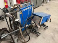 un poste à souder semi-automatique CLOOS OINEO type TrancPul…