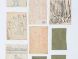 une image représentant une pile de vieux papiers sur lesquels figurent des dessins