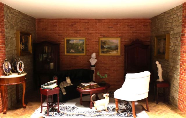 Diorama. Composition miniature, dans une vitrine en bois, vitre e...