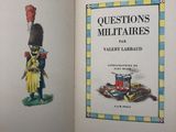 un livre sur lequel figure l'image d'un soldat