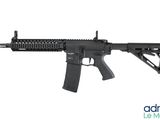 un fusil AR-15 sur fond blanc, portant l'inscription « AR-15 »