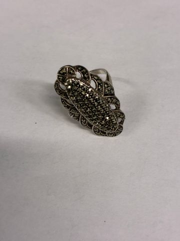 Bague en métal et strass