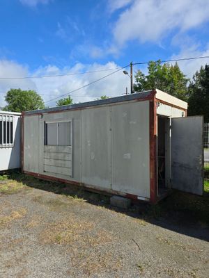 Bungalow salle de réunion, avec son contenu