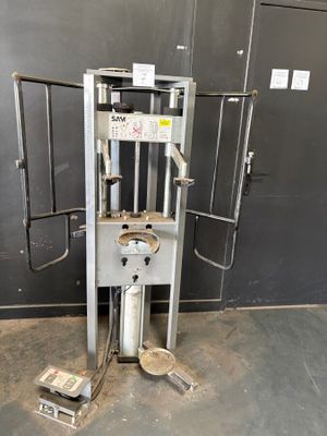 an image of a machine that is sitting in a room
