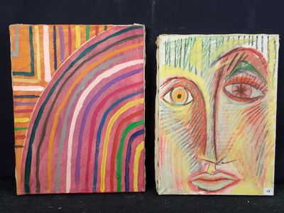 un tableau représentant le visage d'une femme et un tableau représentant le visage d'un homme
