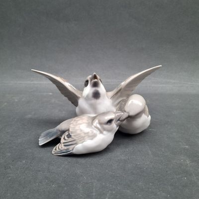 Bing & Grøndahl. Oisillon et ses parents, groupe en porcelai…