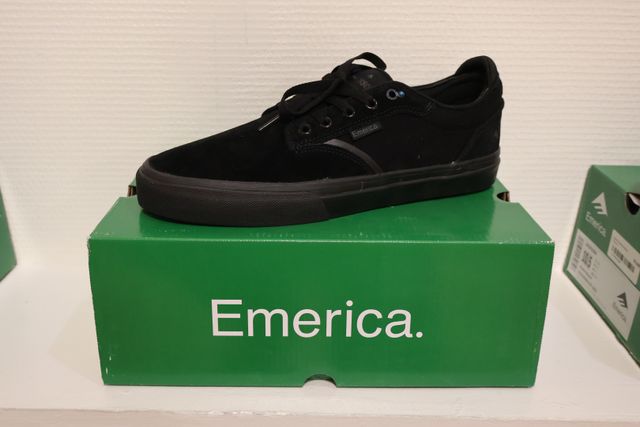 EMERICA – Paire de basquets DICKSON Black. Taille : 43. Neuf. Pos...