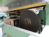 a machine that has a circular blade on it