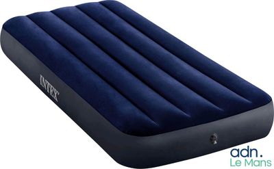 the inflatable air mattress with built in pump and built in pump