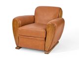 une image d'une chaise en cuir marron sur fond blanc