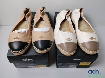 Lot de 2 Paires d'espadrilles COACH modèle "Camryn" l'une en…