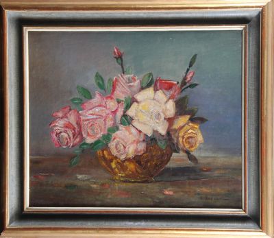 tableau représentant des roses dans un panier posé sur une table