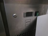 M12: Tour réfrigéré 3 portes en inox (photo 2)