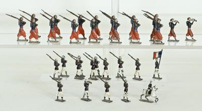 a lot of toy soldiers that are standing in a row