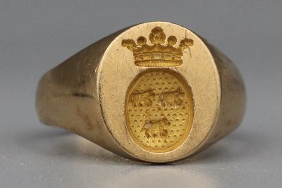 Chevalière en or gravée d’armoiries P 3,9g