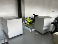 vingt-trois tables en stratifié gris, 180x80 (photo 3)