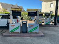 Ensemble de 10 postes de distribution de carburants, compren… (photo 3)