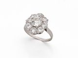 une bague à grappes de diamants, par van cleef