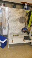 - 1 Lot de gondoles du magasin comprenant environ : (photo 6)
