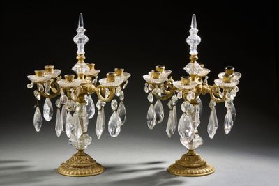 paire de candélabres anciens en laiton et cristal