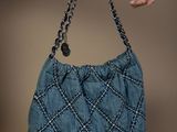 sac matelassé en denim avec anses en chaîne