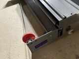 a machine that is sitting on the floor in the room