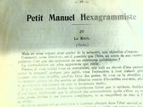 un gros plan d'un livre ouvert sur lequel figure l'image d'un chat