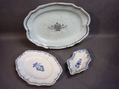 Deux plats de service Forges-les-Eaux, fin 18ème siècle, l'u…