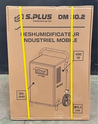 packaging of a box with a picture of a machine inside of it