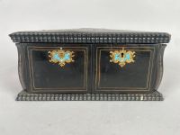 Coffret à bijoux en bois noirci à déor de marqueterie Boulle… (photo 2)
