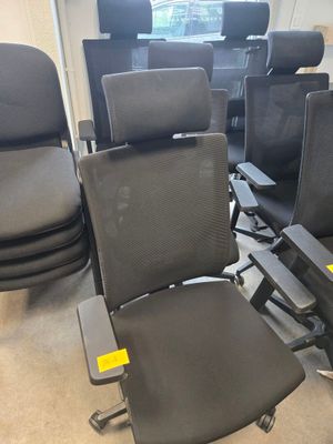3 Fauteuils de direction Mise à prix : 60€ Suite LJ SAS SOCB…