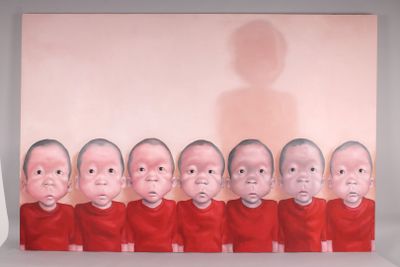 une photo d'un tableau représentant un groupe de bébés alignés