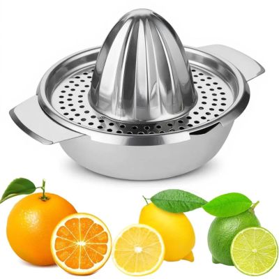 une image représentant un presse-agrumes avec des oranges et des citrons verts
