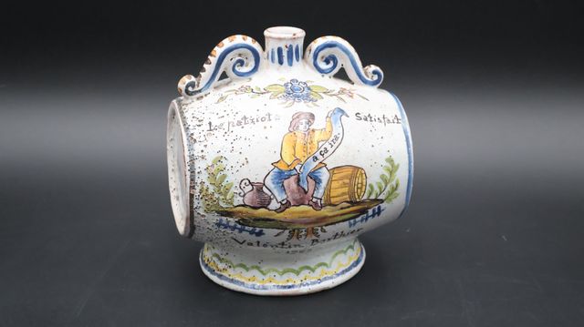 NEVERS. Tonnelet en faïence à décor polychrome révolutionnaire d’...