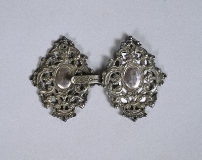 Boucle de ceinture en métal dans le style Renaissance à déco…