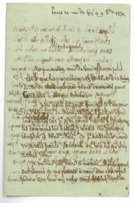 un gros plan d'un morceau de papier sur lequel on a écrit