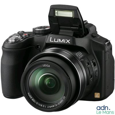 Appareil photo numérique Panasonic Lumix DX1 avec objectif 18-50 mm