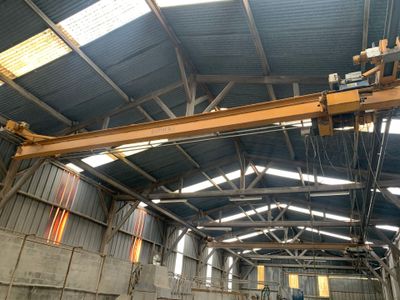 Pont roulant 2.5 tonnes vendu sans le chemin de roulement