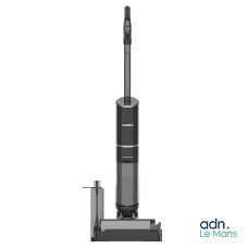 une image représentant un gros plan d'une brosse à dents sur fond blanc